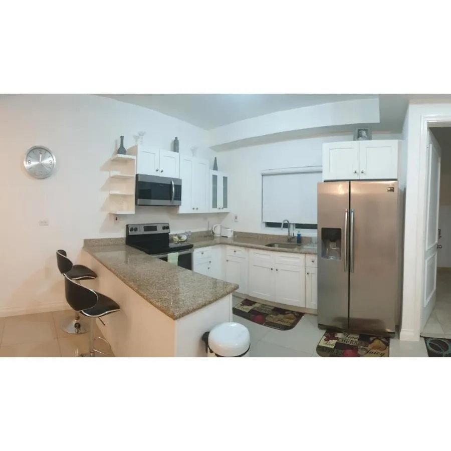 Harloe'S @ Kingstongo876 Apartment